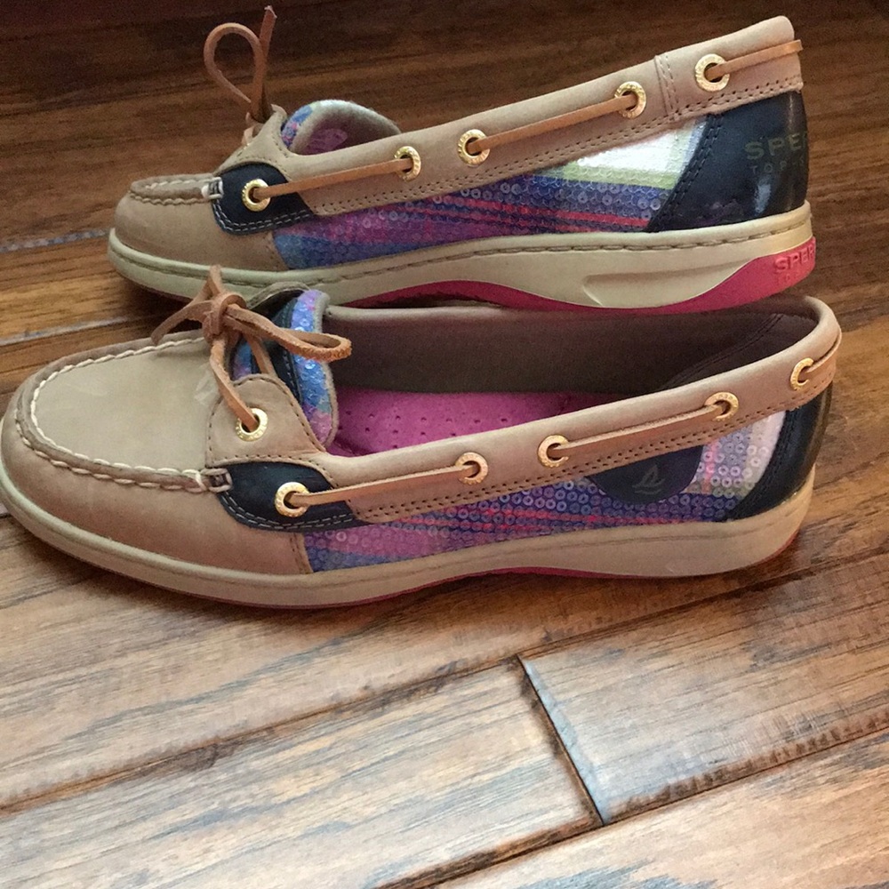 Tan/plaid patterned sperry shoes- only worn once!